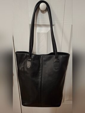 HOBO International Vintage Black Leather Tote Bag Great Condition